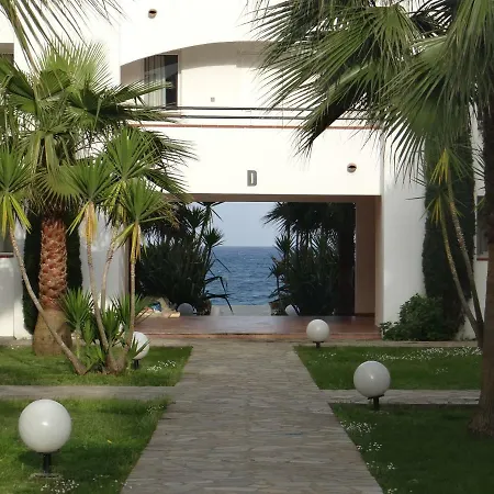 Vue Sur Et Montagnes *