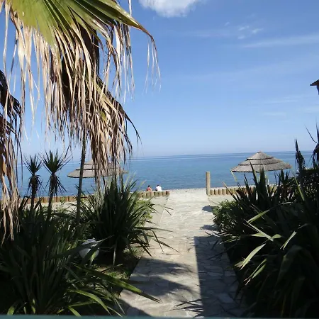 Vue Sur Et Montagnes *