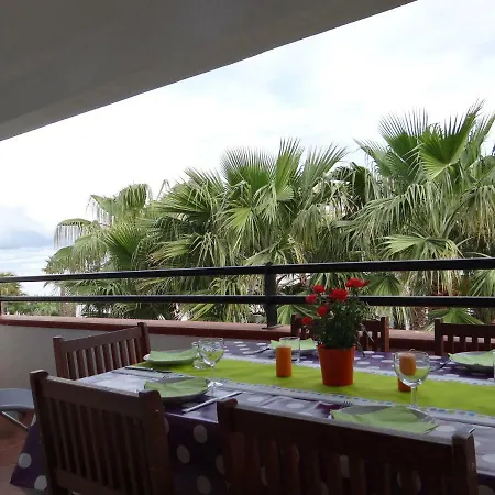 Vue Sur Et Montagnes Apartment *