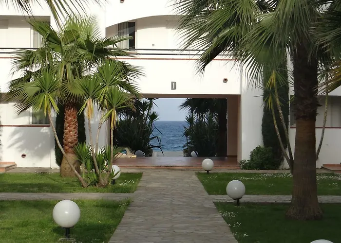 Vue Sur Et Montagnes *